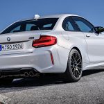 BMW M2 Competition med 410 hästkrafter vill utmana Porsche Cayman GTS