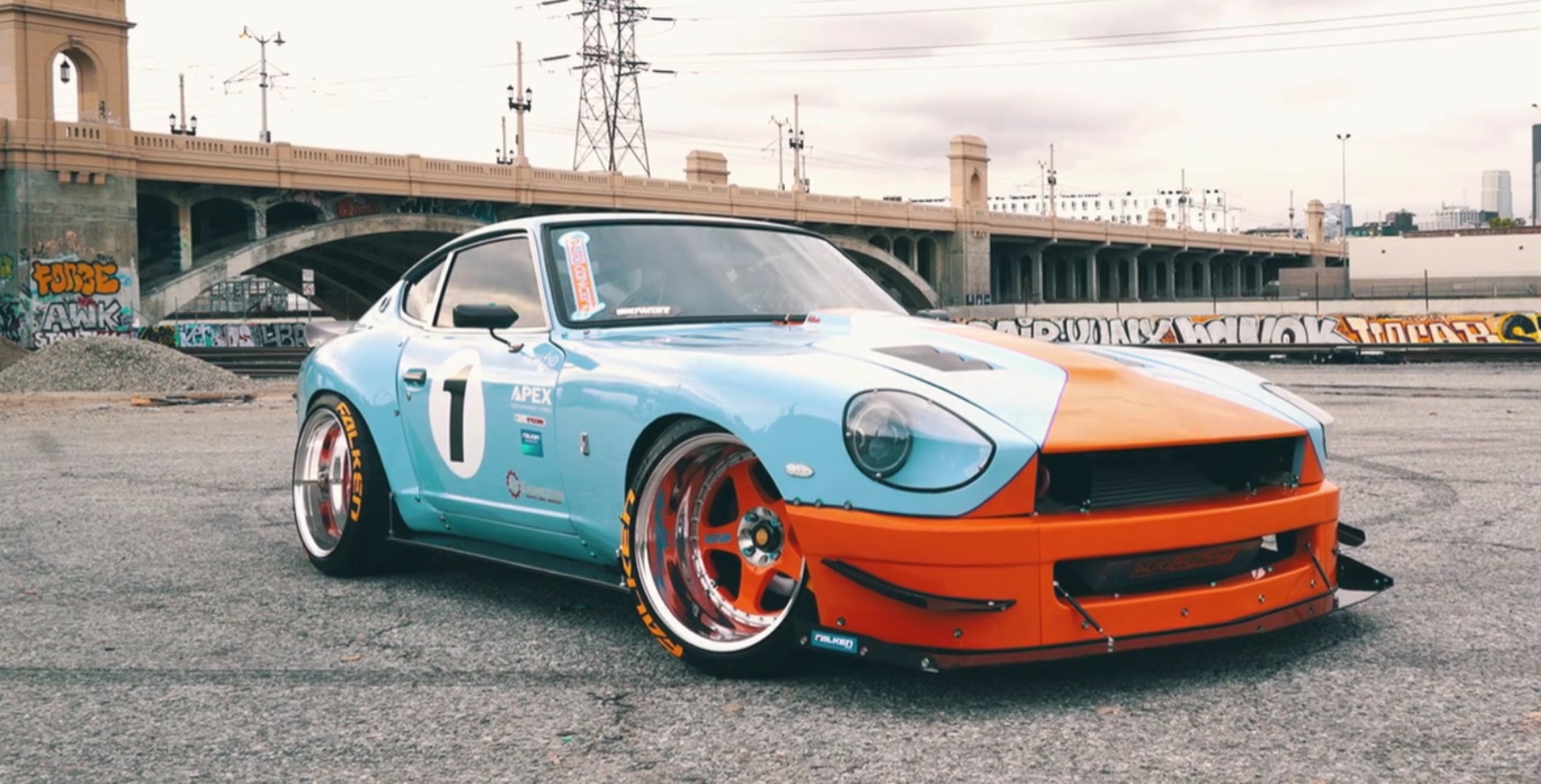 Mini gt datsun