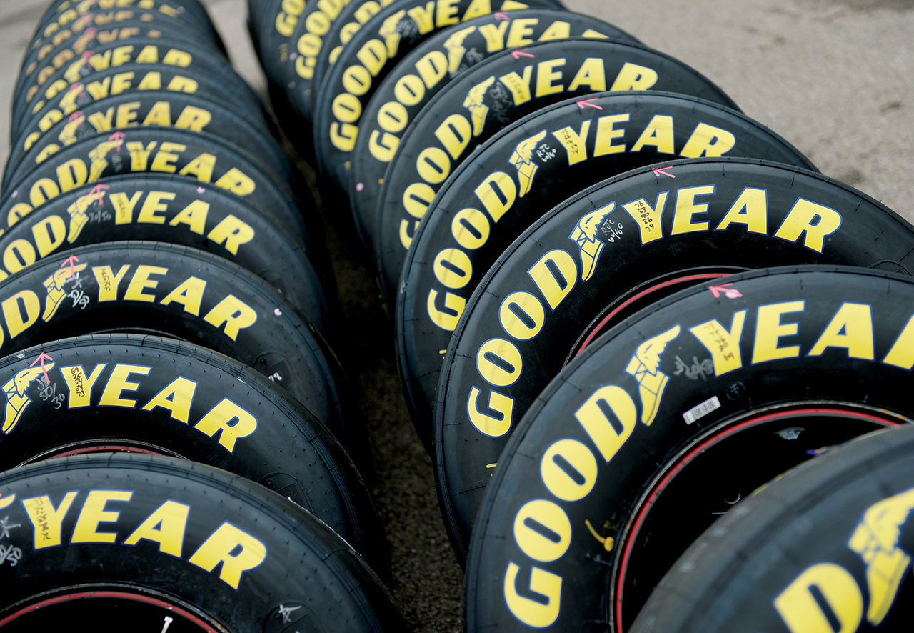 Good year. Иранские производители шин. Goodyear флаг. Goodyear Adapazari. Гудиер человек.